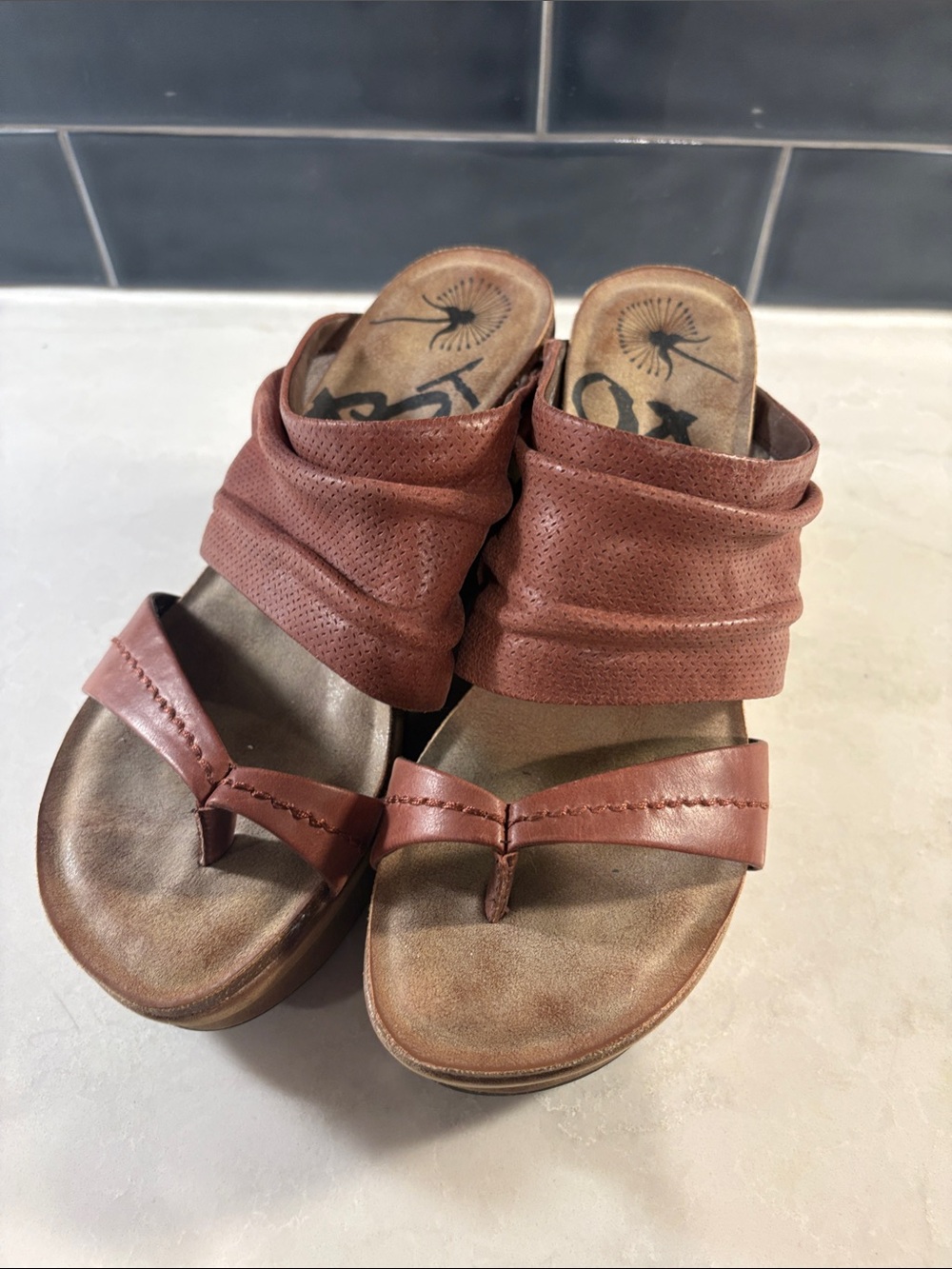 OTBT Ruched Leather Toe-Post Mules in Russet Brown Tailgate size 8.5